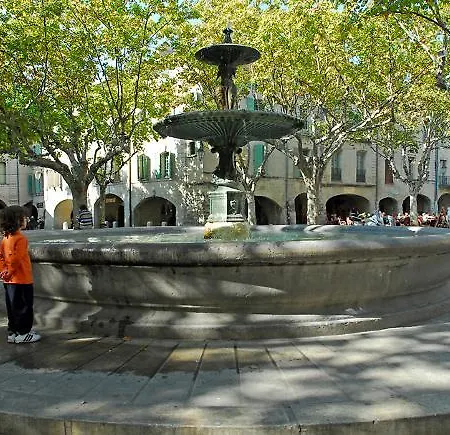 Le Portalet Apartment Uzes